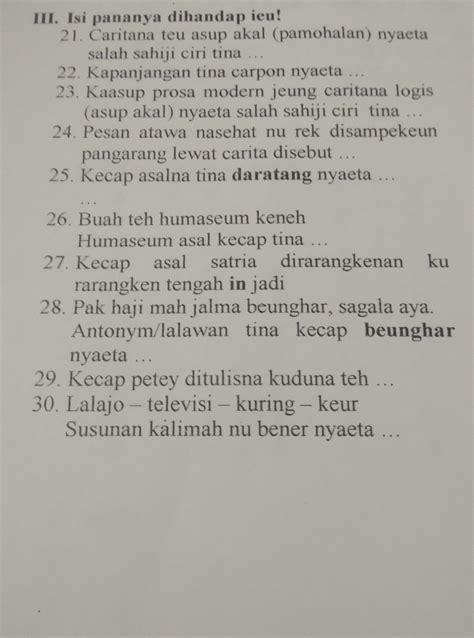 Sebutkeun naon wae anu kaasup dina sajak  kalimah anu béda jeung dina bacaan