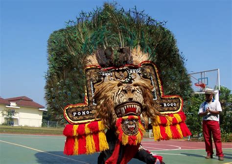 Sebutna kabeh paraga ing kesenian reog ponorogo com