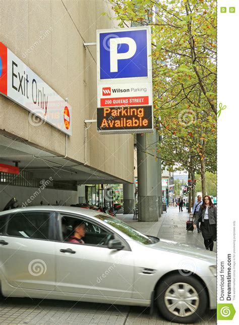 Secure parking queen street mall : $2