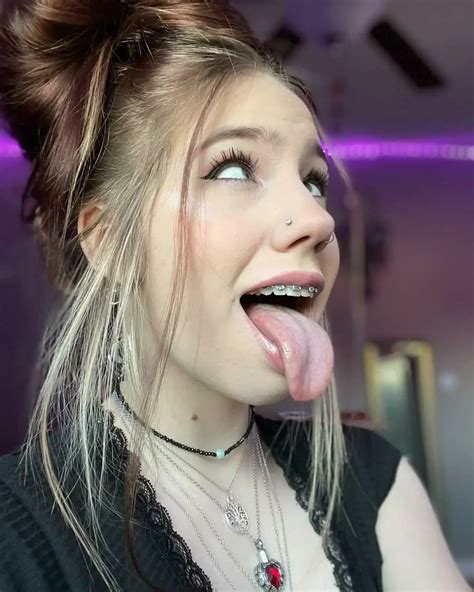 Seraphine23 ahegao 8K 95% 1 year 