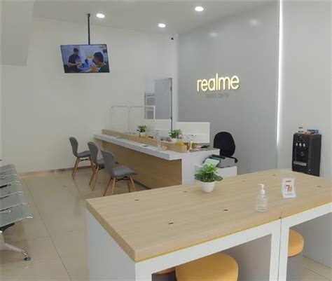 Service center realme depok  Jika kamu mencari alamat service center realme lainnya