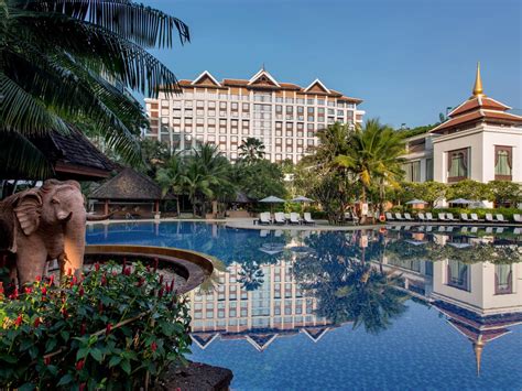 Shangri la chiang mai  This fine hotel is conveniently located within the centre of this culturally rich city, within walking distance of the famous Night Bazaar
