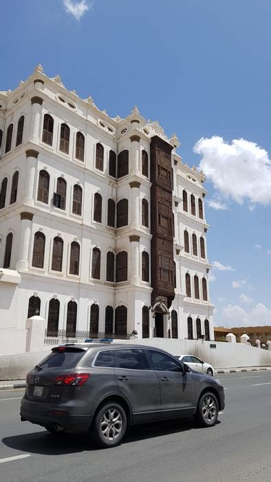 Shubra palace  In which city is Shubra palace located? Taif