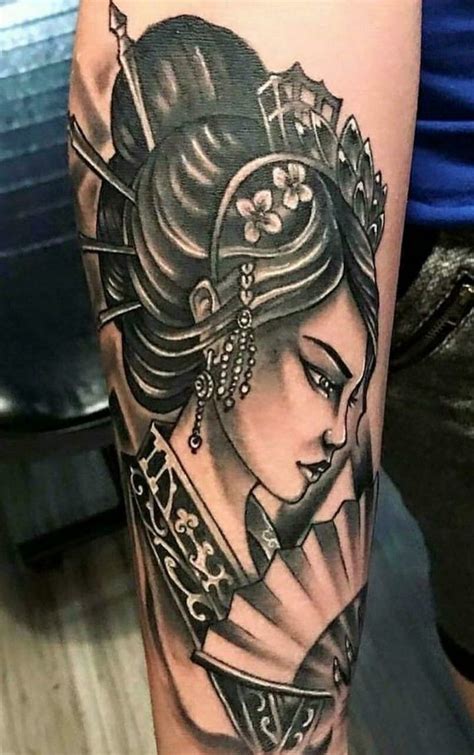 Significado da tatuagem de gueixa  O peixe, de origem asiática, faz parte de lendas tradicionais e recentemente tem sido muito requisitado nos estúdios de tatuagem