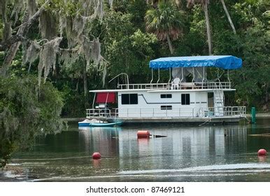 Silver glen springs houseboat rentals  Beautiful wildlife, easy rentals, & peaceful atmosphere