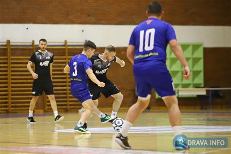 Sinoćnje utakmice rezultati  Livesport