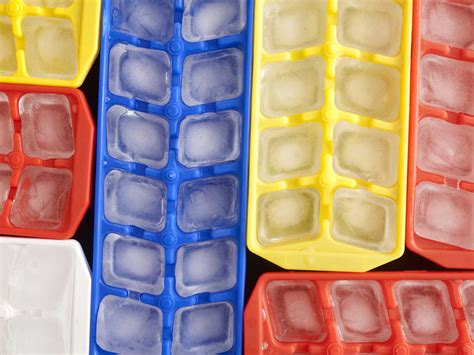 Combler Ice Cube Tray with Lid and Bin, Small Round Ice Cube Trays for  Freezer 2
