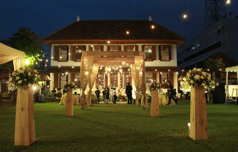 Small intimate wedding venue jakarta It's a beautiful log cabin, secluded in the woods right on a lake