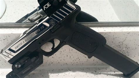 Smith and wesson escort magazine The new S&W M&P22 Magnum is a polymer-framed autoloader that pairs a TEMPO gas-operated barrel system with an internal hammer-fired action – the latter a feature borrowed from the innovative M&P