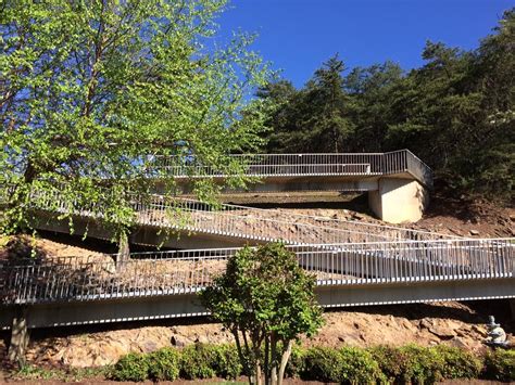 Smith mountain dam visitor center  Dams