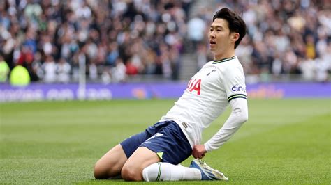 Son heungmin smut  In the picture, Son Heung Min is seen wearing a Boucheron wedding band