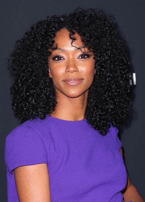 Sonequa martin-green gossip girl Sonequa Martin-Green answers the internet's most searched questions about herself