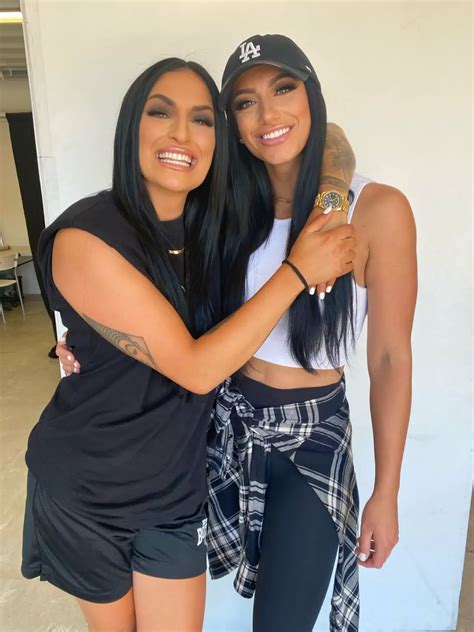 Sonya deville dating  Heath in 2015, Zahra Schreiber (2016-2018), Mandy Rose and currently dating Arianna Johnson, with whom she posted a picture on social