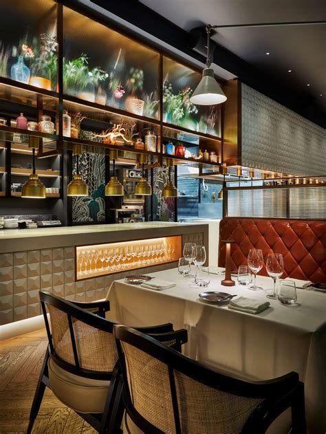 Spago dress code  Merois celebrates the open-air allure of the City of Angels with a menu that spotlights Chef Wolfgang Puck’s eye for the sophisticated subtleties of Japanese, Southeast Asian and French