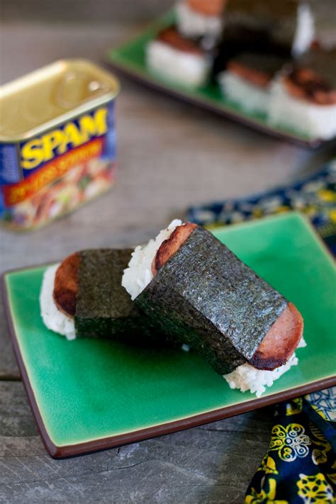 Spam musubi pronunciation  Discover how Spam Musubi symbolizes sharing the Aloha spirit and savor the harmonious blend of flavors that make it a