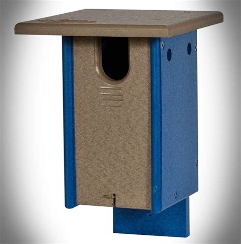 Sparrow proof bluebird house  Interior floor space: 5 inches by 5 inches to accommodate broods of five to eight chicks