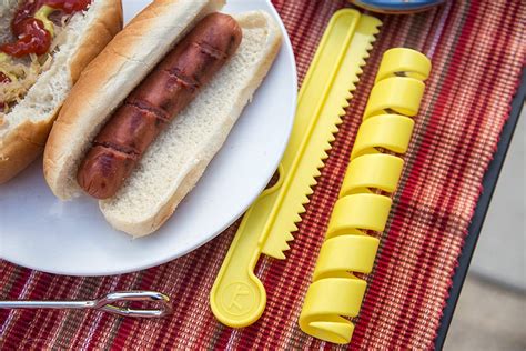 Spiral cut hot dog machine  Gelen, who shares recipes with more than 560k followers on TikTok, posted her latest tutorial last week and has garnered more than 1