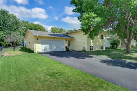 St michael mn houses for rent  Michael, Minnesota have a median rental price of $1,925