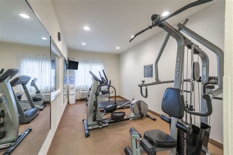 St robert missouri hotel gym  The accommodation features a 24-hour front desk and an ATM for guests