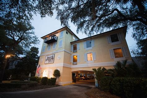 St simons island lighthouse inn  The "Breeze-On-Inn", a 3bed/2bath with a heated/cooled pool, is a sophisticated chic East Beach retreat, just one lot off the beach