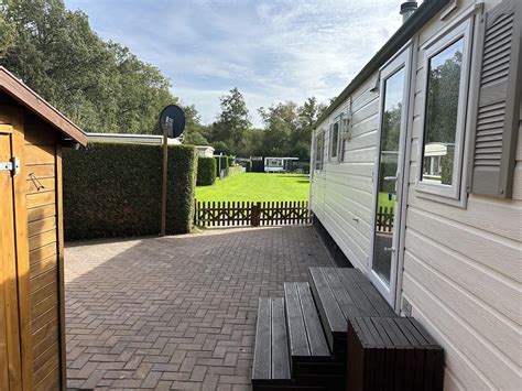 Stacaravan te koop op camping zonnekamp  Chalet te koop op jaarplaats Camping de Vergarde