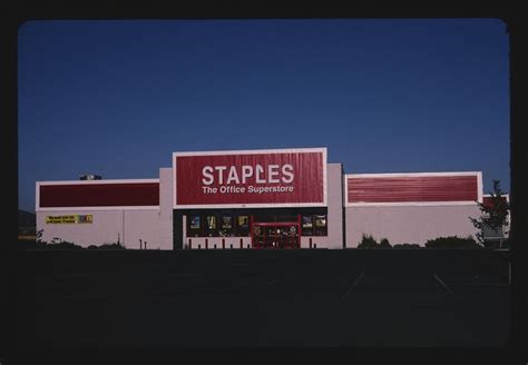 Staples klamath falls oregon  Save big with Greyhound cheap bus tickets By continuing to use this site, you agree to the use of cookies by Greyhound and third-party partners to recognize users in order to enhance and customize content, offers and advertisements, and send email