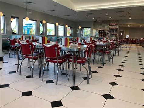 Starlight diner gulf shores  Sunliner Diner