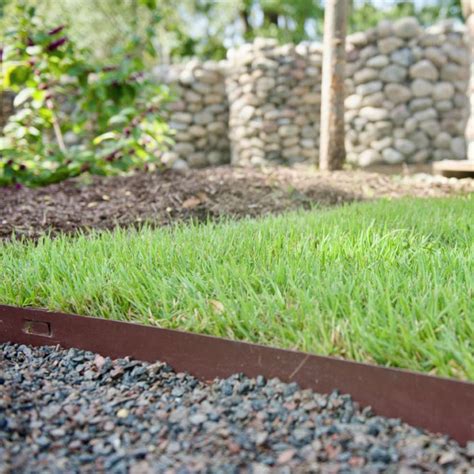 Steel border edging  long, 5 pieces) Sturdy spikes and a secure, interlocking design make this edging easy to install