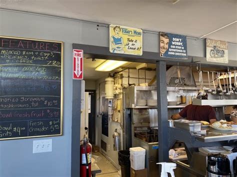 Stockpot coos bay  Specializing in breakfast items, burgers, soups and more