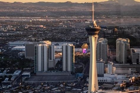 Stratosphere reviews  to 4:00 p