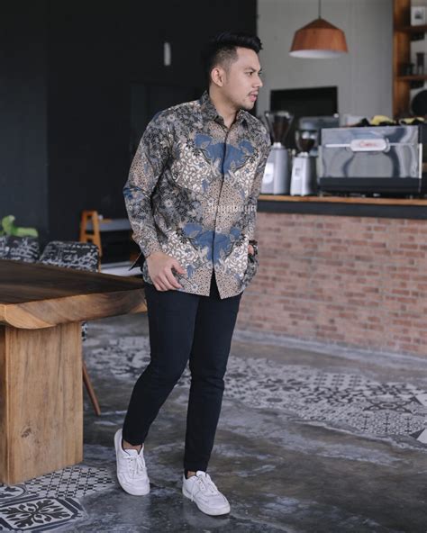 Style kondangan cowok simple  Kesehatan