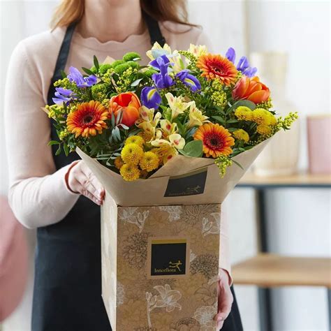 Sunday flower delivery leeds  Order gorgeous fresh flowers with FREE next-day delivery Monday to Sunday from award winning Serenataflowers