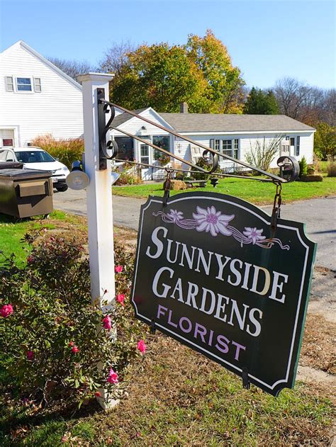 Sunnyside gardens hopkinton  All flowers are hand delivered and same day delivery may be available