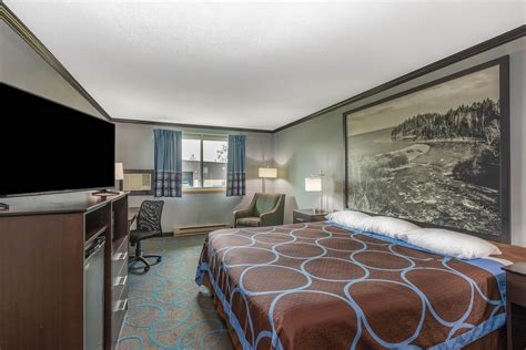 Super 8 duluth Join us at AmericInn by Wyndham Duluth, a pet-friendly, comfortable, and convenient hotel, located across from the Miller Hill Mall