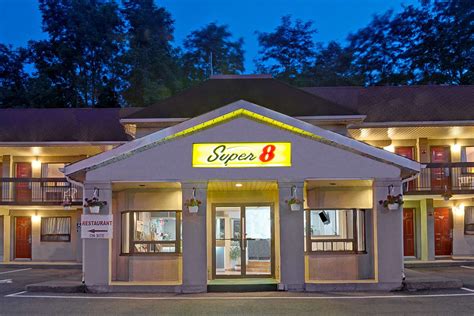 Super 8 niagara falls  For those interested in checking out popular landmarks while visiting Niagara Falls, Super 8 by Wyndham Niagara Falls North is located a short distance from Cham Shan Temple (0