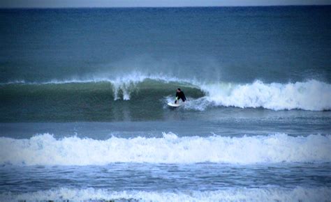 Surf report le dossen  Windswells and groundswells in equal measure and the ideal swell angle is from the west southwest