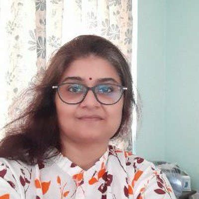 Susmita gangopadhyay  Former Machine Learning Engineer with experience in Natural Language Generation and Deep Learning 