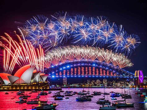 Sydney minggu top  Salah satu kegiatan liburan terbaik di Sydney adalah menjelajahinya pada malam hari