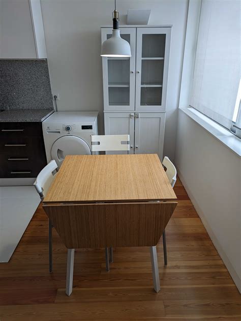 T1 braga arrendar 250 €  Este apartamento é distribuido por hall de entrada, cozinha em open space, equipada com frigorifico,