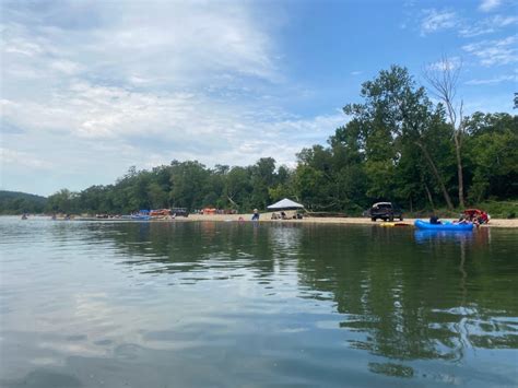 Tahlequah river floating  Grand River Dam Authority