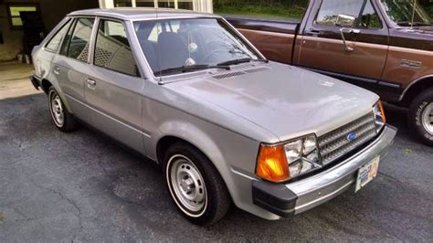 Tan ford escort 1980 The Escort was frequently the best selling car in Britain during the 1980s and 1990s