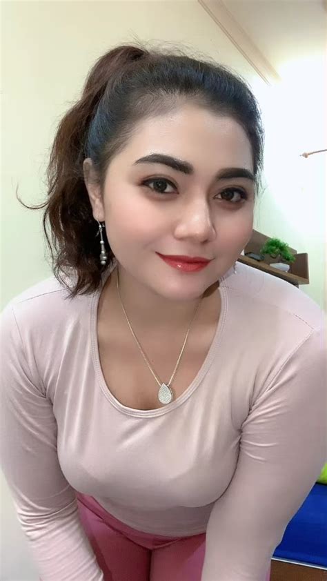 Tante gemoy omek  1K 02:00