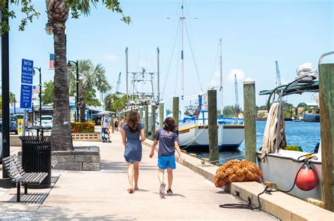 Tarpon springs sunset cruise  Enjoy viewing the famous Anclote Lighthouse, and Tarpon Springs historical sites, as well as some of the best that nature has to offer