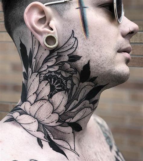 Tattoo pescoço  Veja mais ideias sobre tatuagem masculina, tatuagem, tatuagens