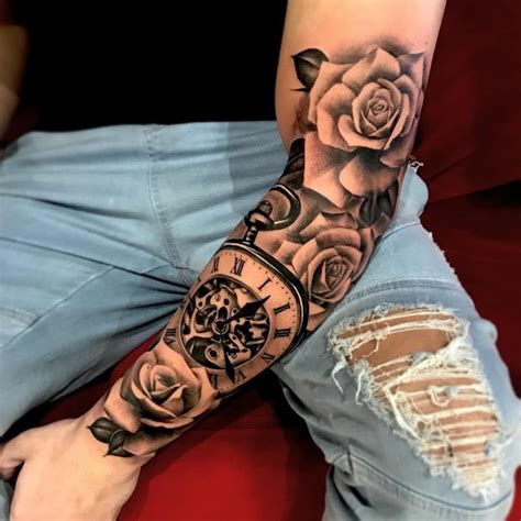 Tatuagem masculina no braço  Tatuagens Aleatórias