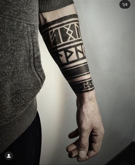 Tatuagem nordica antebraço Quais são os significados das tatuagens vikings? Da onde vem as tatuagens nórdicas e o que significam as principais delas?No vídeo de hoje, Edson Castro faz