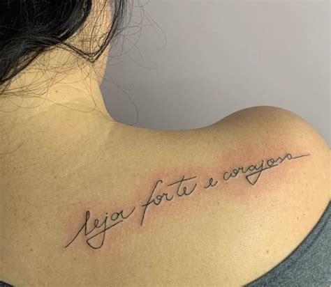 Tatuagem seja forte e corajosa nas costas  Hoje