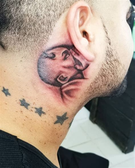 Tatuagens atrás da orelha masculina Tatuagem Masculina