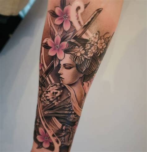 Tatuagens gueixa e flor de lótus  2
