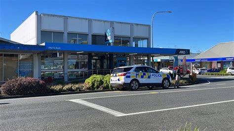 Te kuiti bank robbery today  Lead the assault and hit the jackpot, but be ready, no one will get the money without a fight